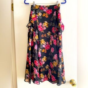 NWT Lined floral skirt.